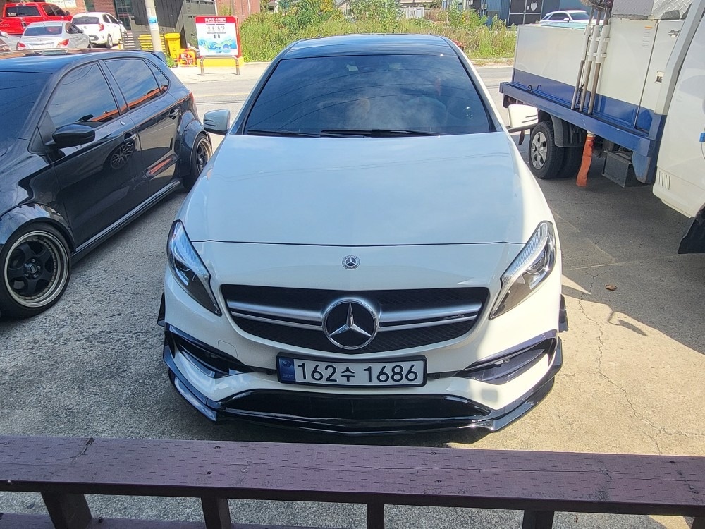 A 클래스 W176 A45 amg 4Matic (388마력) 매물 썸네일