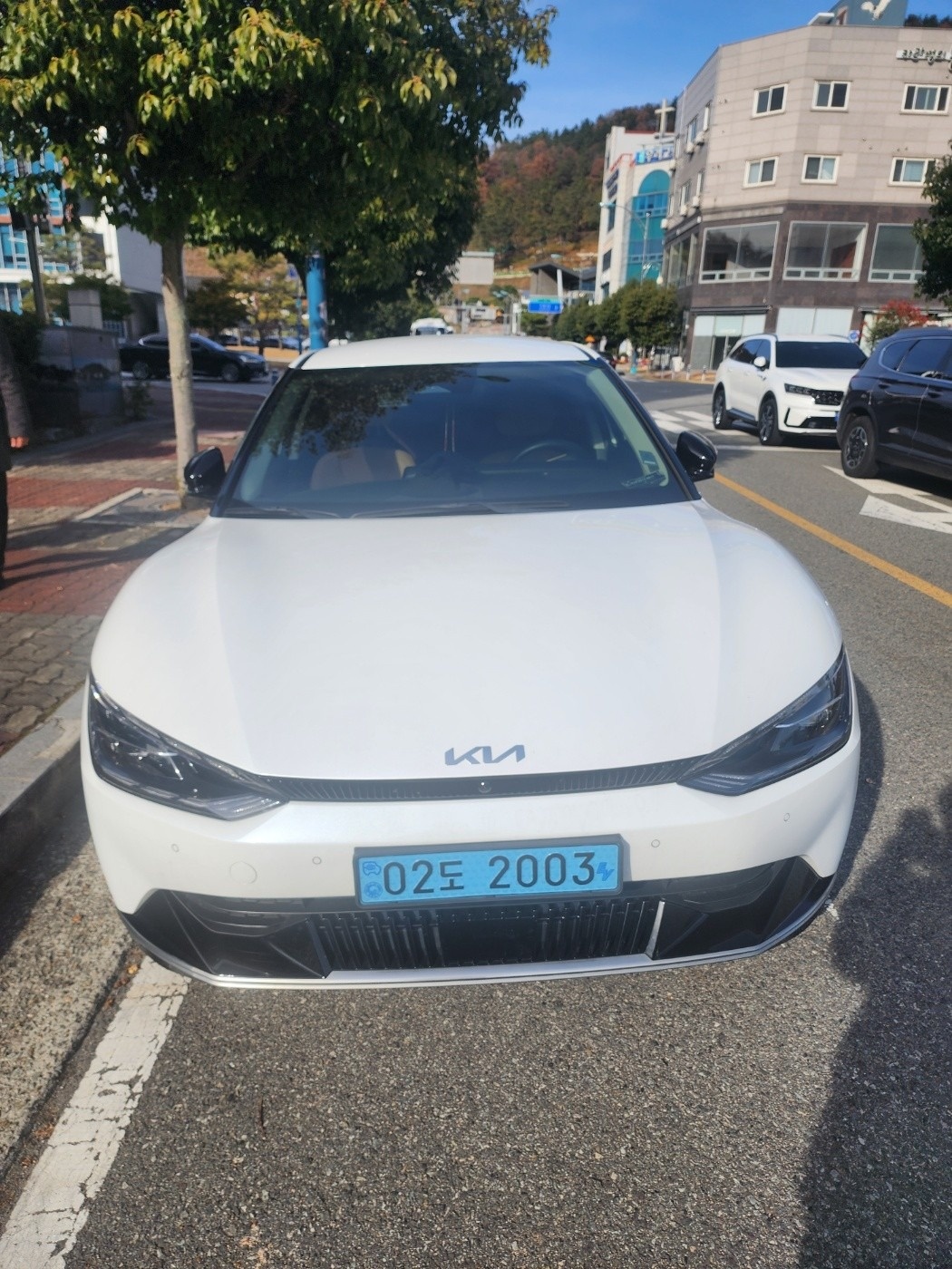 EV6 CV BEV(롱레인지/77.4kWh) RWD 어스(470km) 매물 썸네일