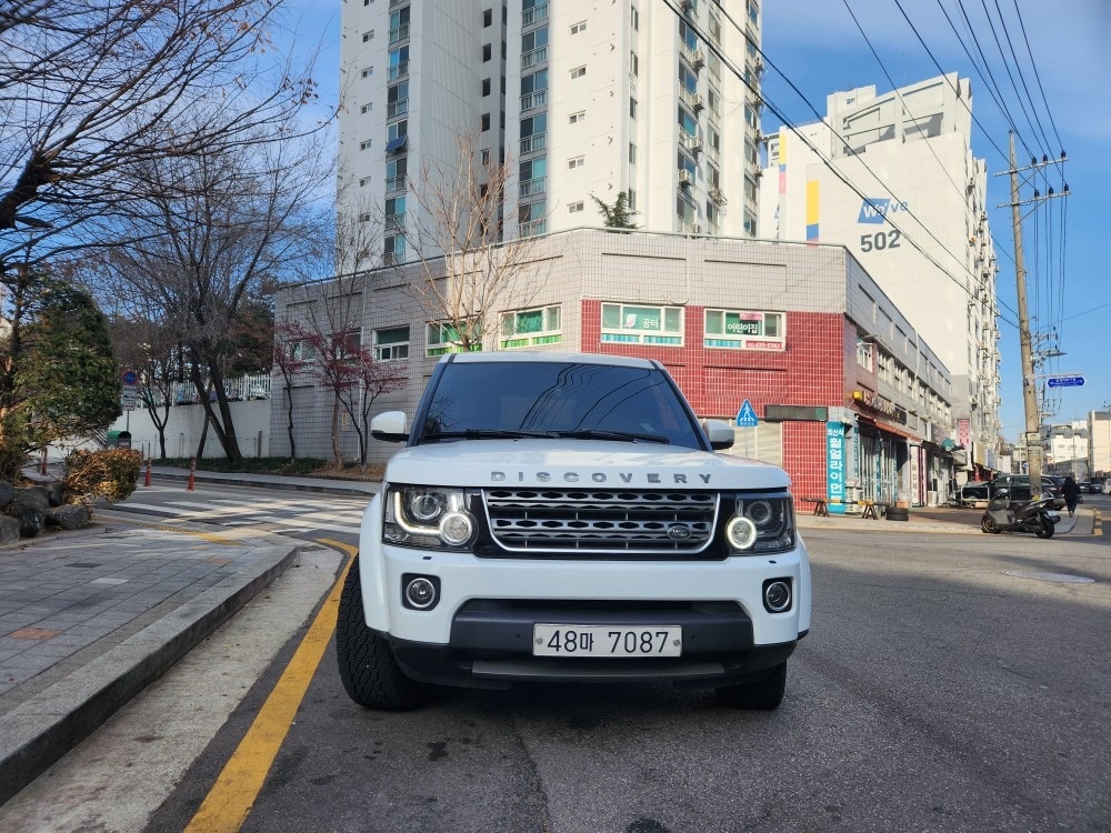 디스커버리 4 L319 3.0 TD V6 SE 매물 썸네일