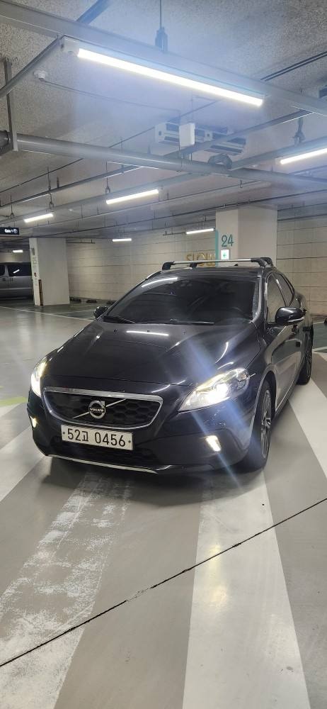 V40 크로스컨트리 D3 매물 썸네일