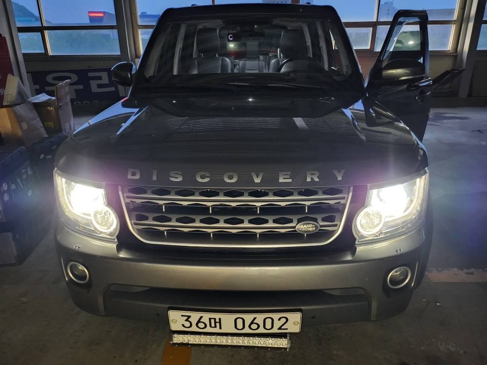 디스커버리 4 L319 3.0 TD V6 매물 썸네일