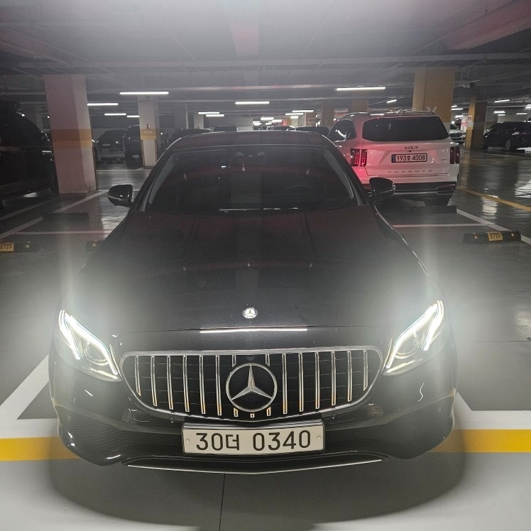 E 클래스 W213 E300 4Matic 전기형 (211마력) 매물 썸네일