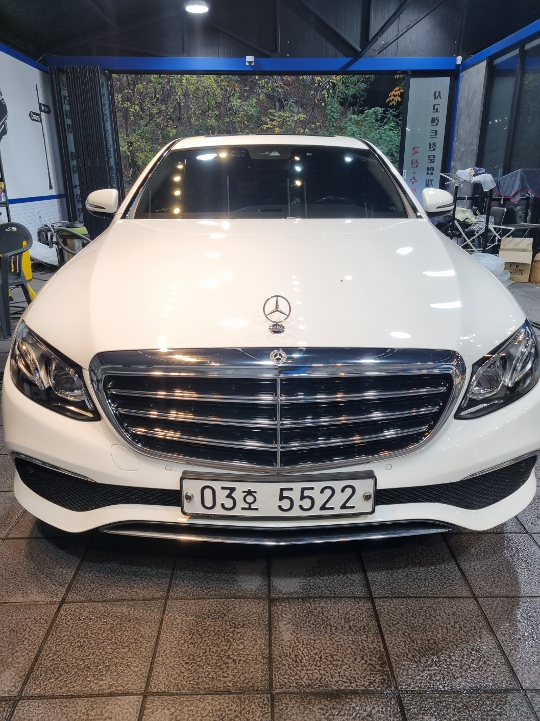 E 클래스 W213 E220 d 4Matic 전기형 (194마력)익스클루시브 매물 썸네일