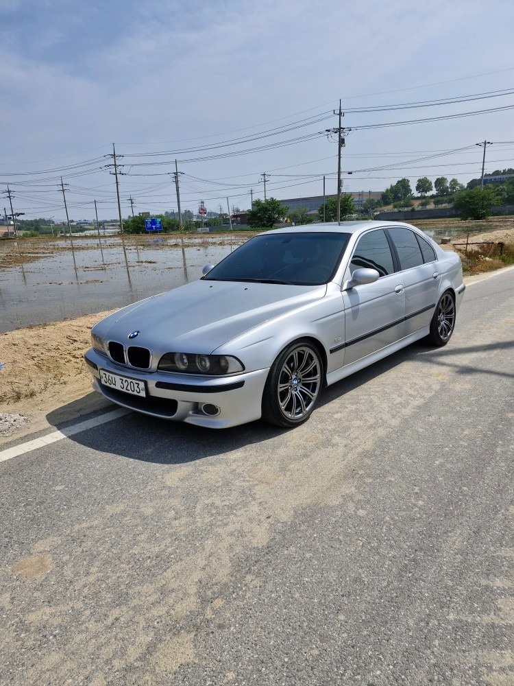 2002년식 E39 520i M5룩  중고차 직거래 (1)