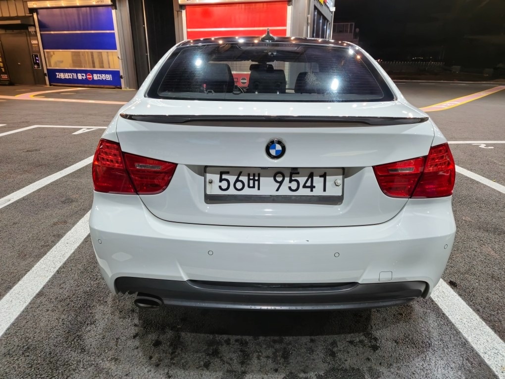 E90 320d m팩 화이트 차량
키 중고차 직거래 (7)