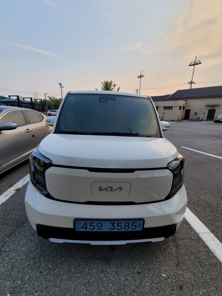 더 뉴 레이 PE2 TAM BEV(35.2 kWh) FWD 에어(205km) 매물 썸네일