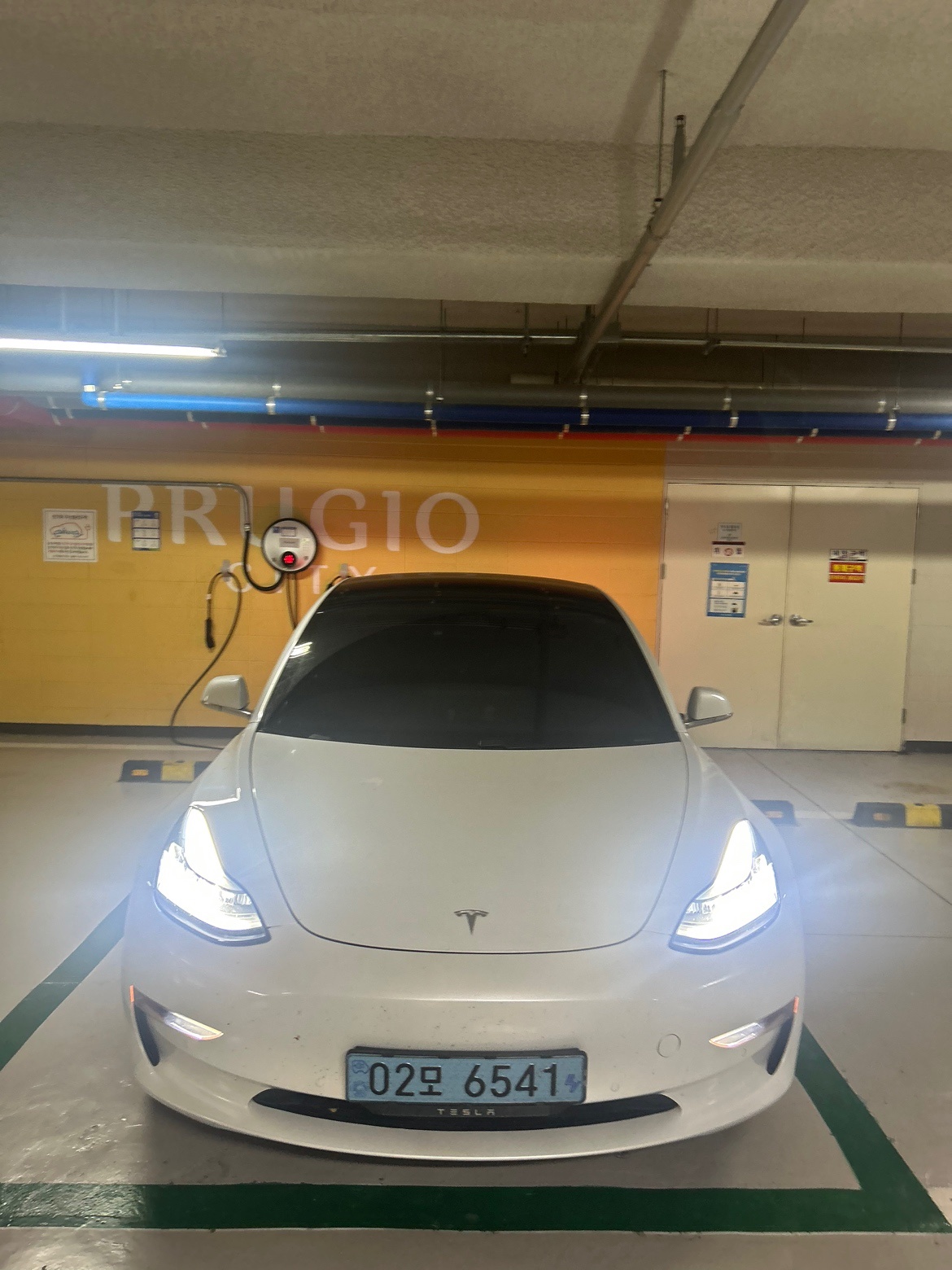 모델 3 BEV(75kWh) AWD 롱 레인지 매물 썸네일