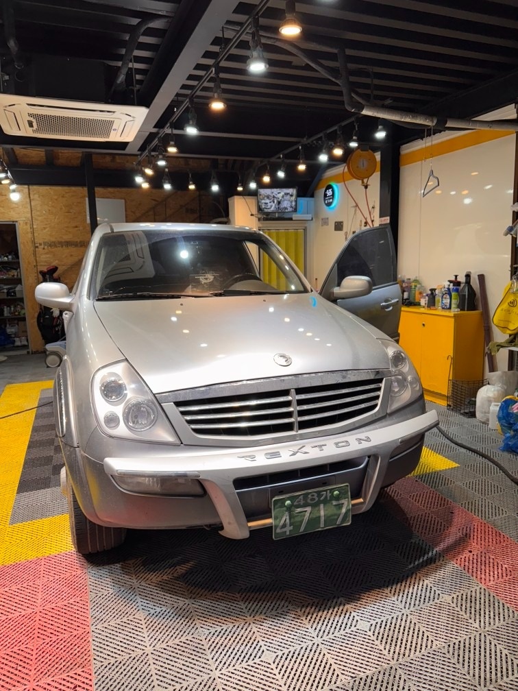 뉴 렉스턴 Y200 7인승(디젤 RX5 EDi) 4WD 매물 썸네일