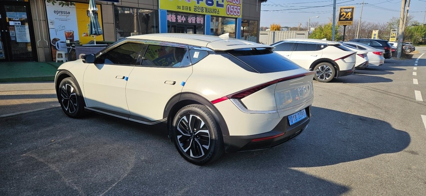 EV6 CV BEV(롱레인지/77.4kWh) RWD 에어(470km) 매물 썸네일