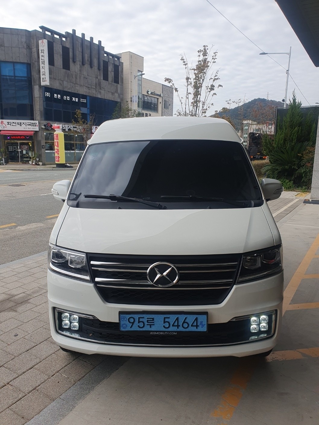 이티밴 BEV(4인승 41.9kWh) RWD (227km) 매물 썸네일