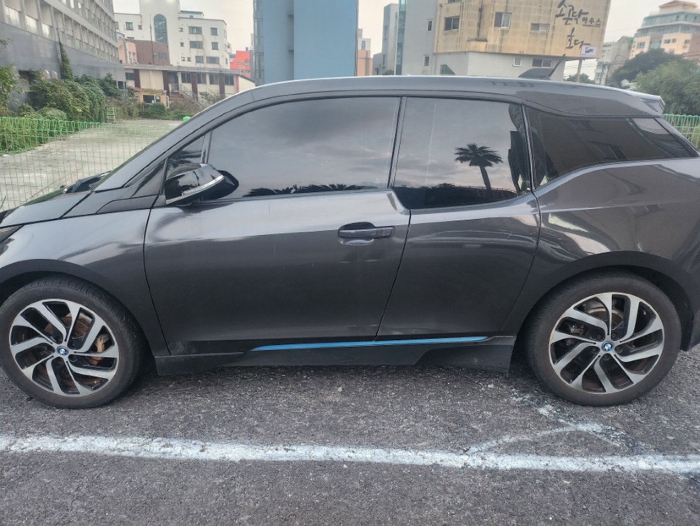 i3 IO1 BEV(22.6kWh) FWD (170마력) 매물 썸네일