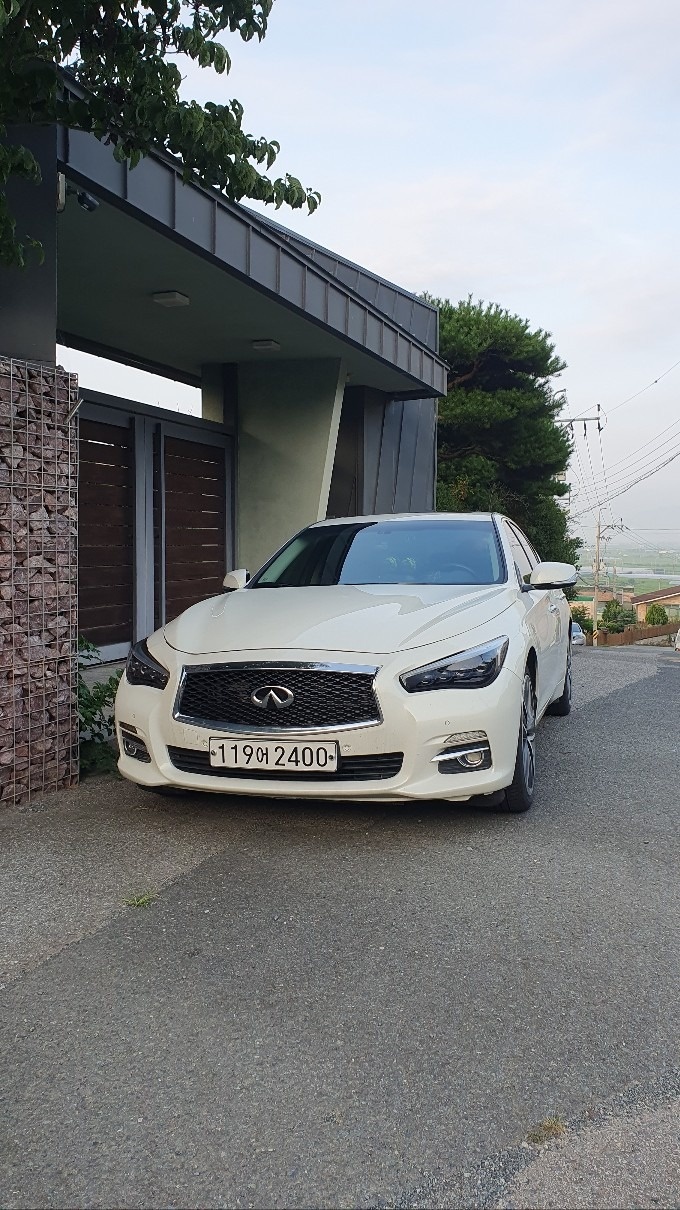 닛산 인피니티 Q50 2.2디젤 
판