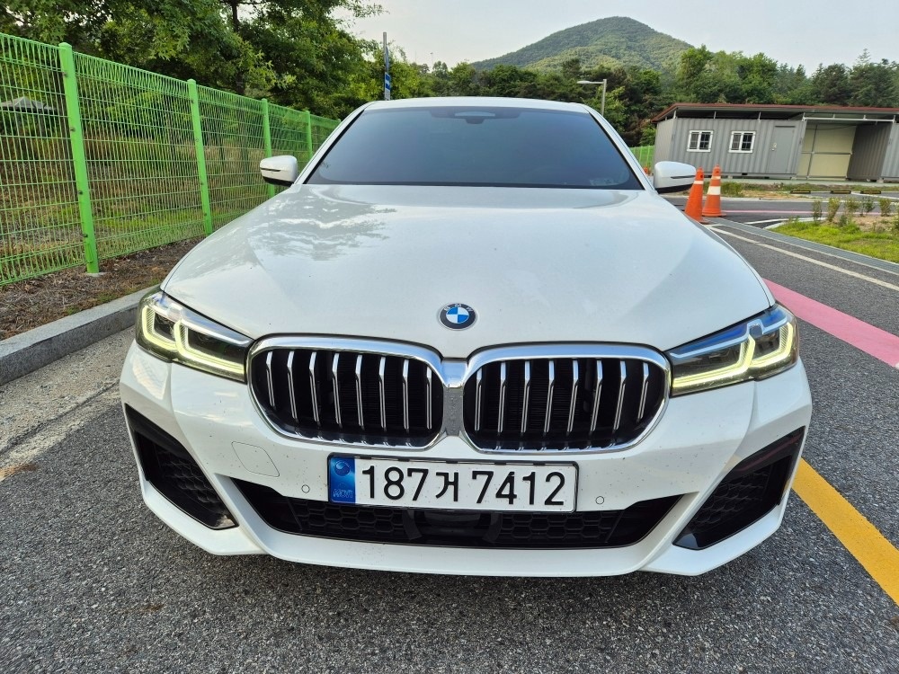 5시리즈 G30 530 i xDrive 페이스리프트 (252마력) 매물 썸네일