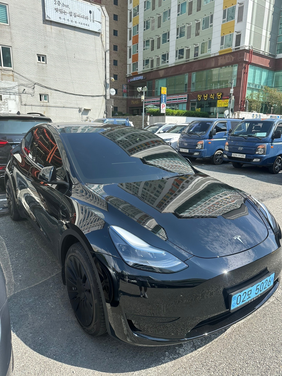 모델 Y BEV(75kWh) RWD 스탠다드 레인지 매물 썸네일