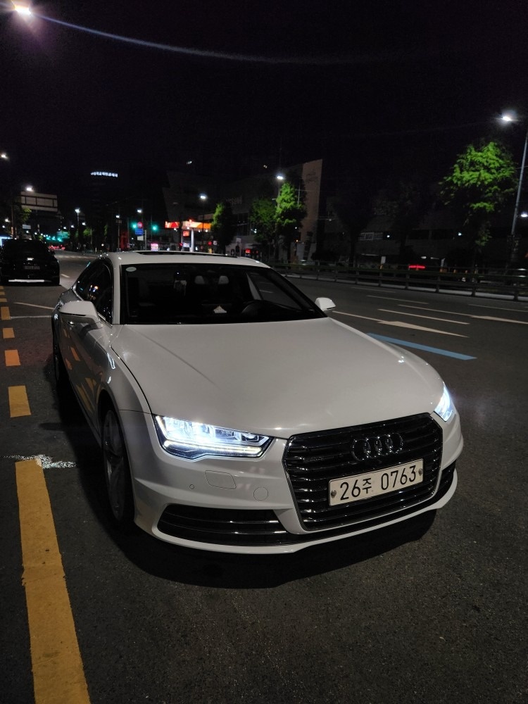 A7 Sportback 4G8 40 TFSI 콰트로 (252마력) 매물 썸네일