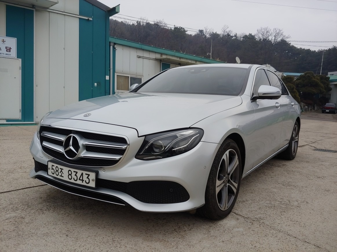 벤츠 E300 4matic 팝니다.
 중고차 직거래 (2)