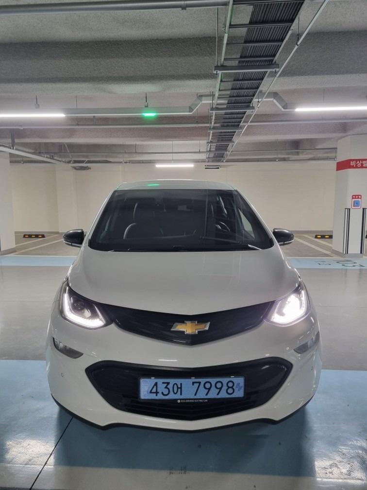 볼트 BEV(66kWh/414km) FWD LT 디럭스 매물 썸네일