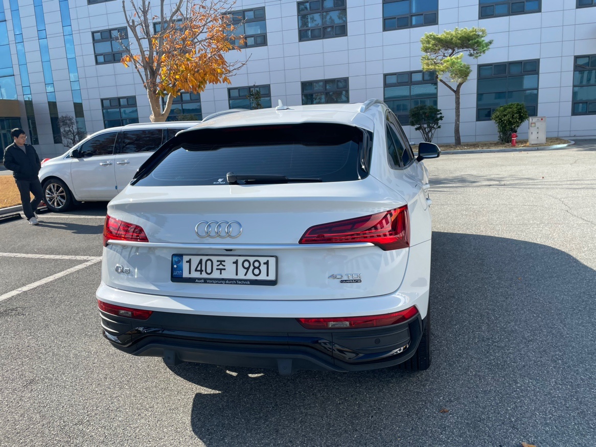 Q5 FY 40 TDI Sportback 콰트로 (204마력) 매물 썸네일