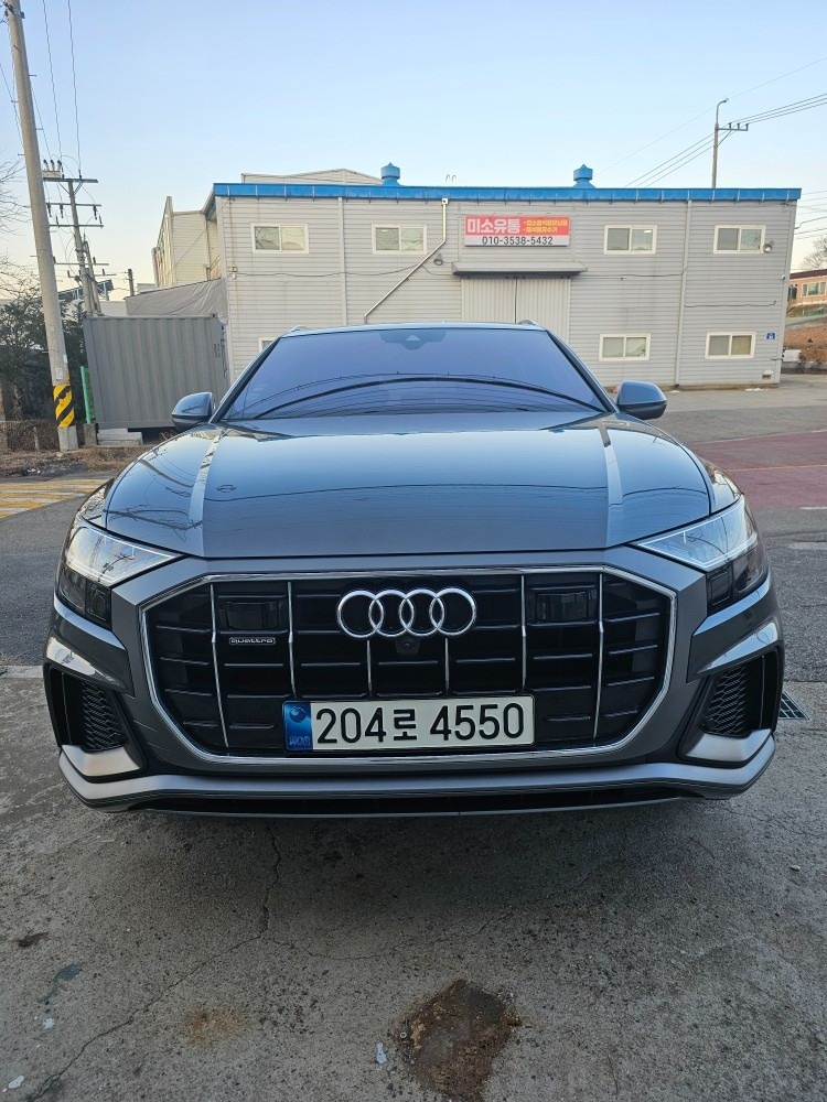 Q8 45 TDI 콰트로 (231마력)Premium 매물 썸네일