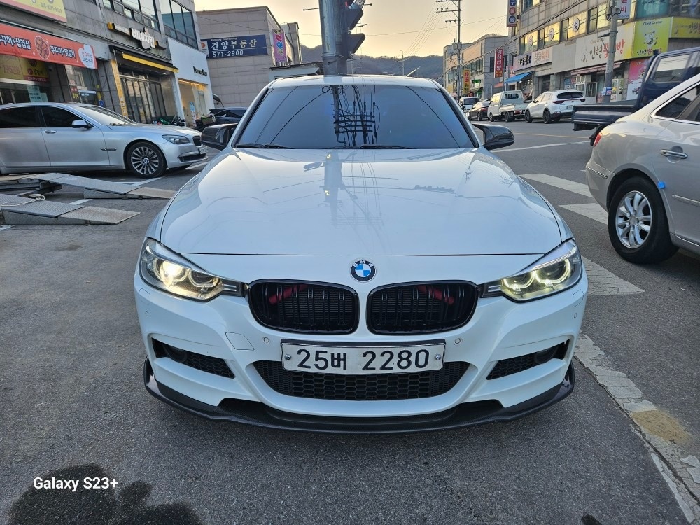 3시리즈 F30 320d 세단 (184마력) 매물 썸네일