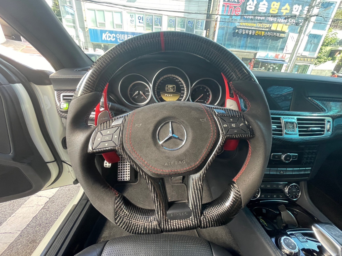 12년식 cls63amg  모델이구요 중고차 직거래 (8)