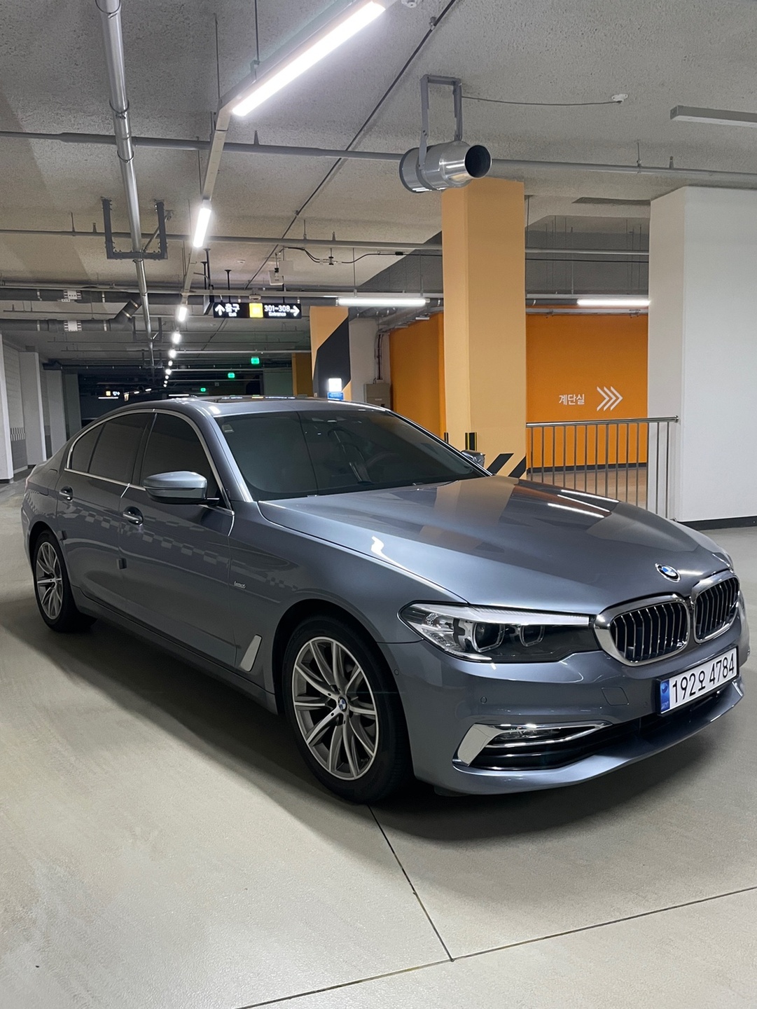 BMW 520i 럭셔리 판매합니다.
