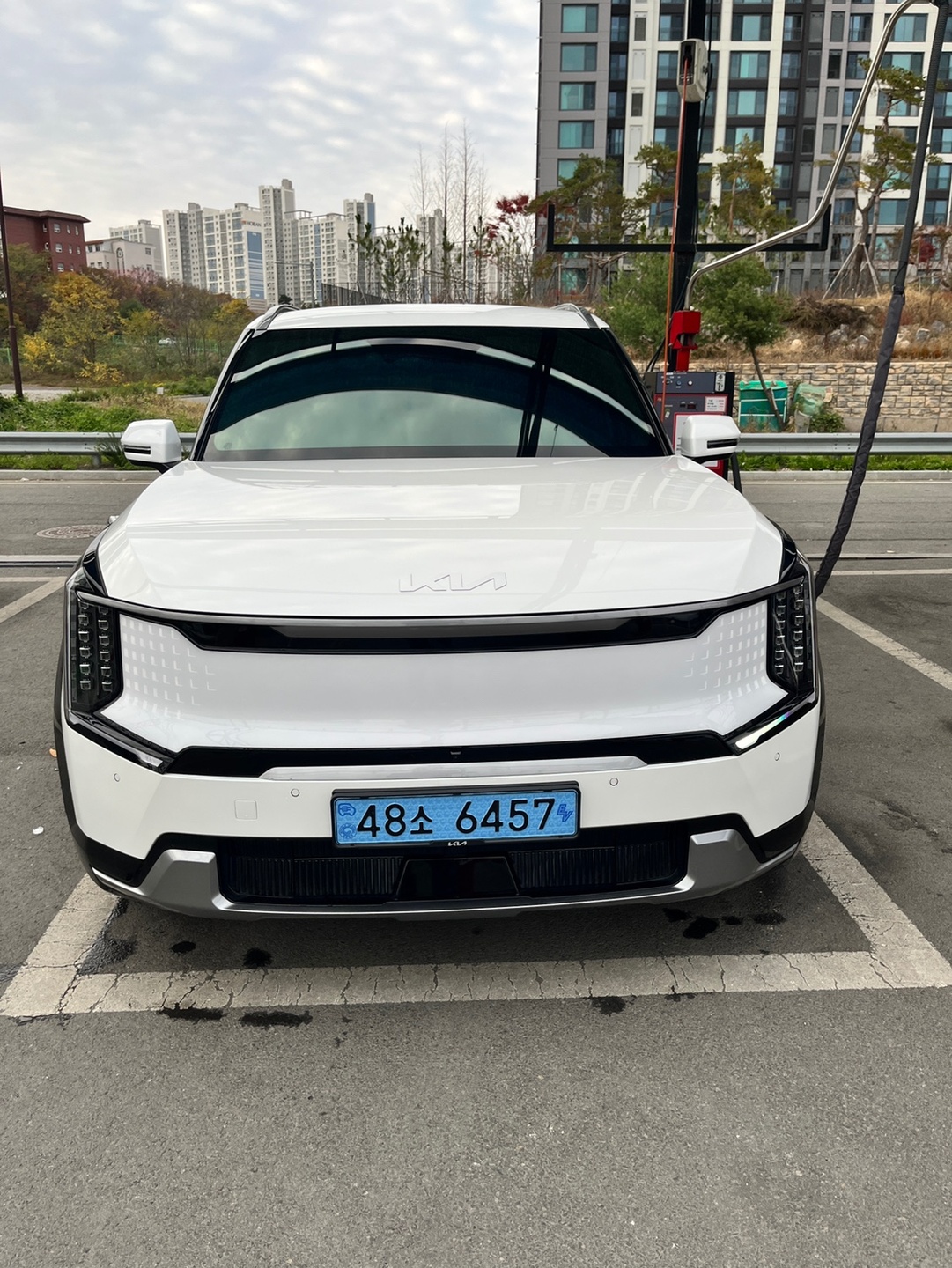 EV9 MV1 BEV(99.8kWh) 4WD 어스(7인승) 매물 썸네일