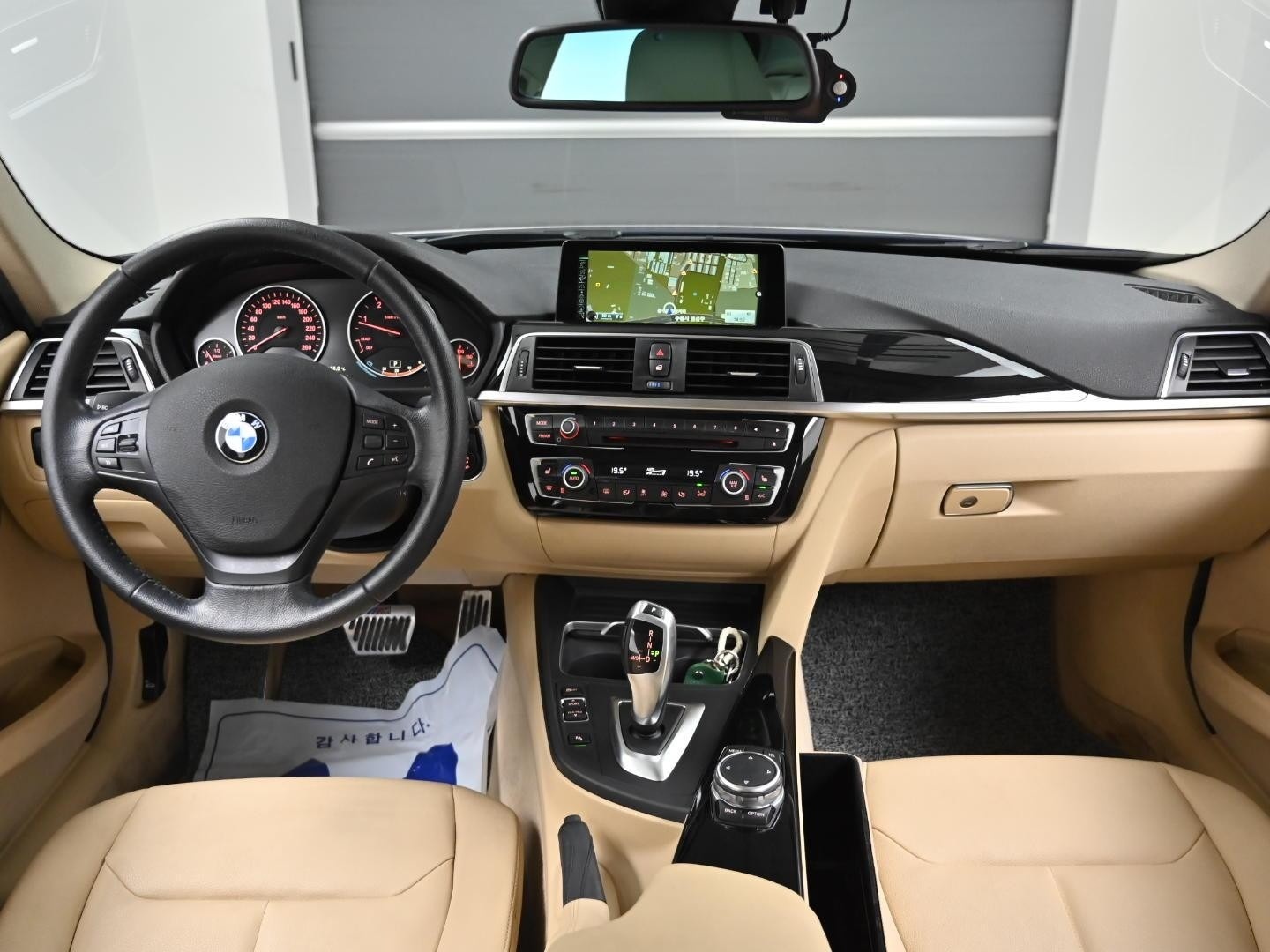 320d xdrive 차량입니다 
실 중고차 직거래 (8)