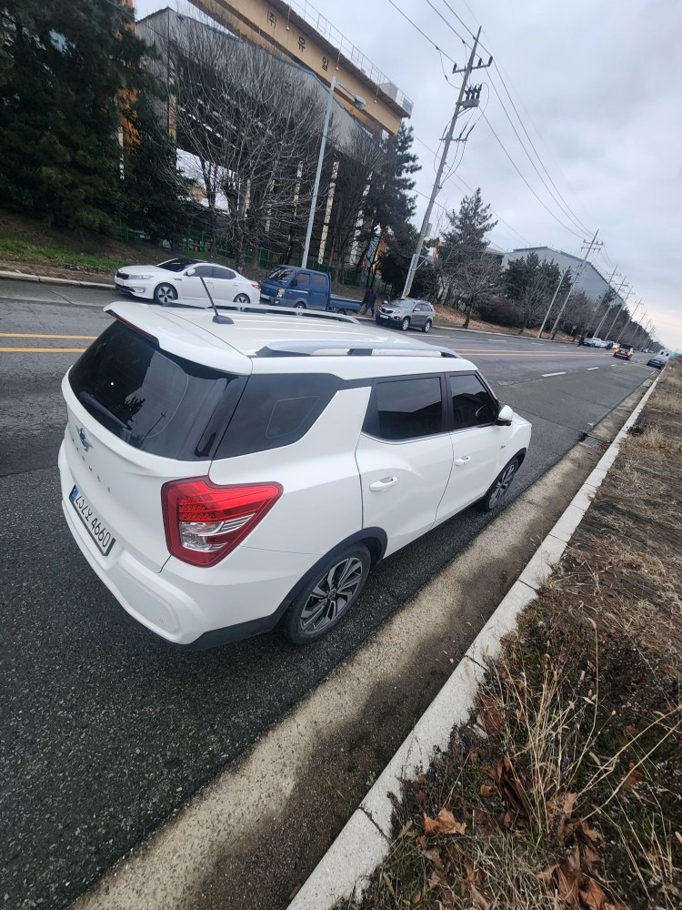 앞뒤범퍼 스크레치 살짝 한개씩 잇고  중고차 직거래 (3)