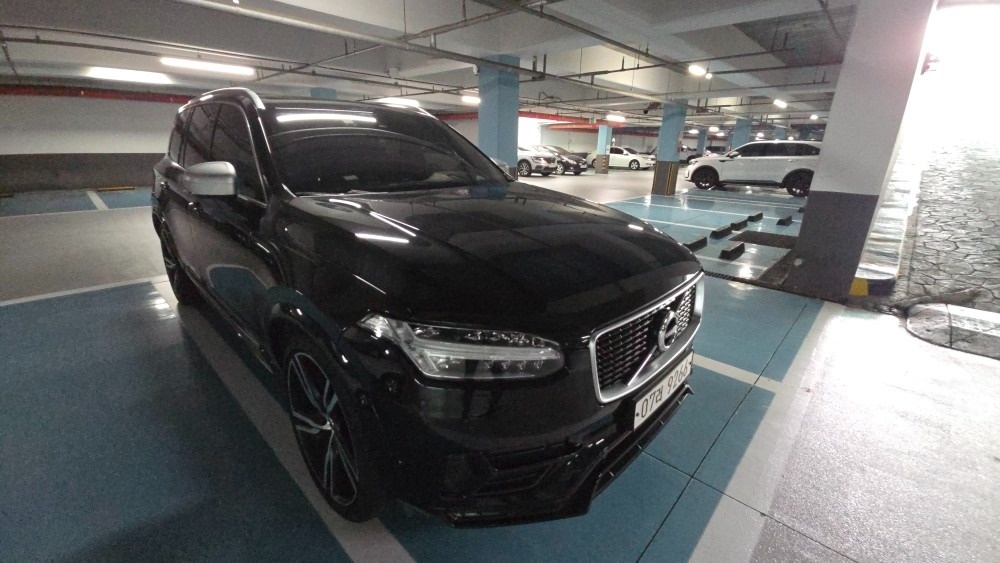 볼보 XC90 R디자인 국내 몇대없는 중고차 직거래 (2)