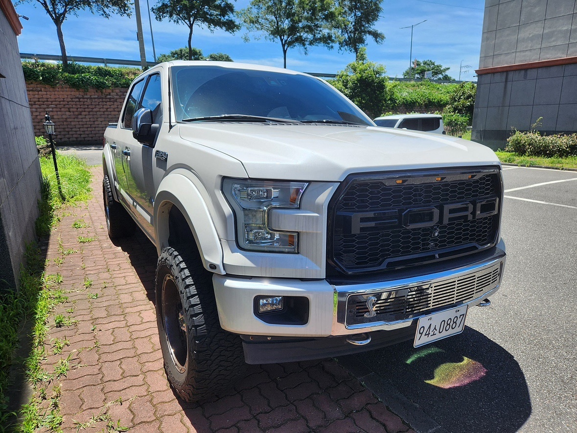 F150 XIII 5.0 V8 4X4 매물 썸네일