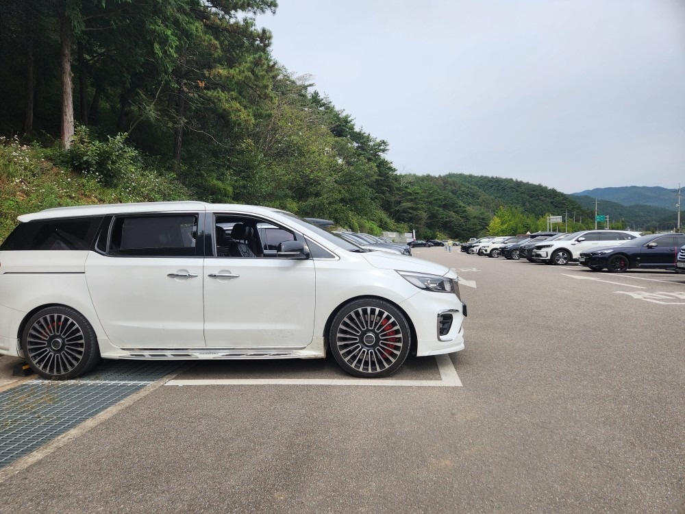 안녕하세요?  올뉴카니발 선루프 빠진 중고차 직거래 (4)