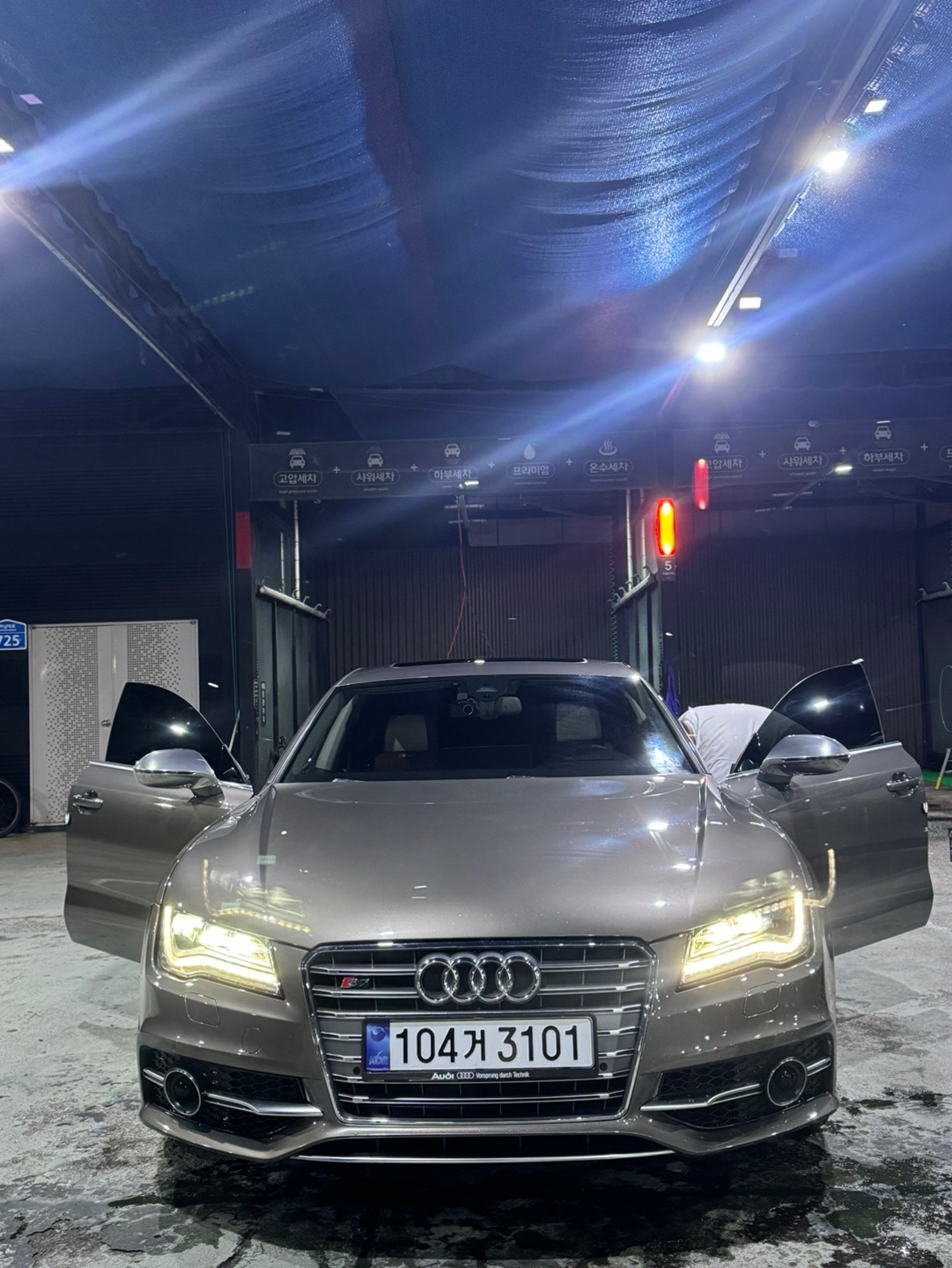 A7 Sportback 4G8 3.0 TFSI 콰트로 (310마력) 매물 썸네일