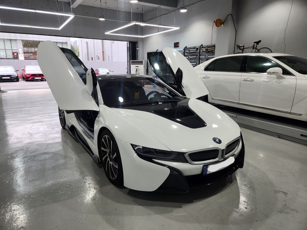 i8 I12 1.5 PHEV 쿠페 4WD 전기형 (231마력) 매물 썸네일