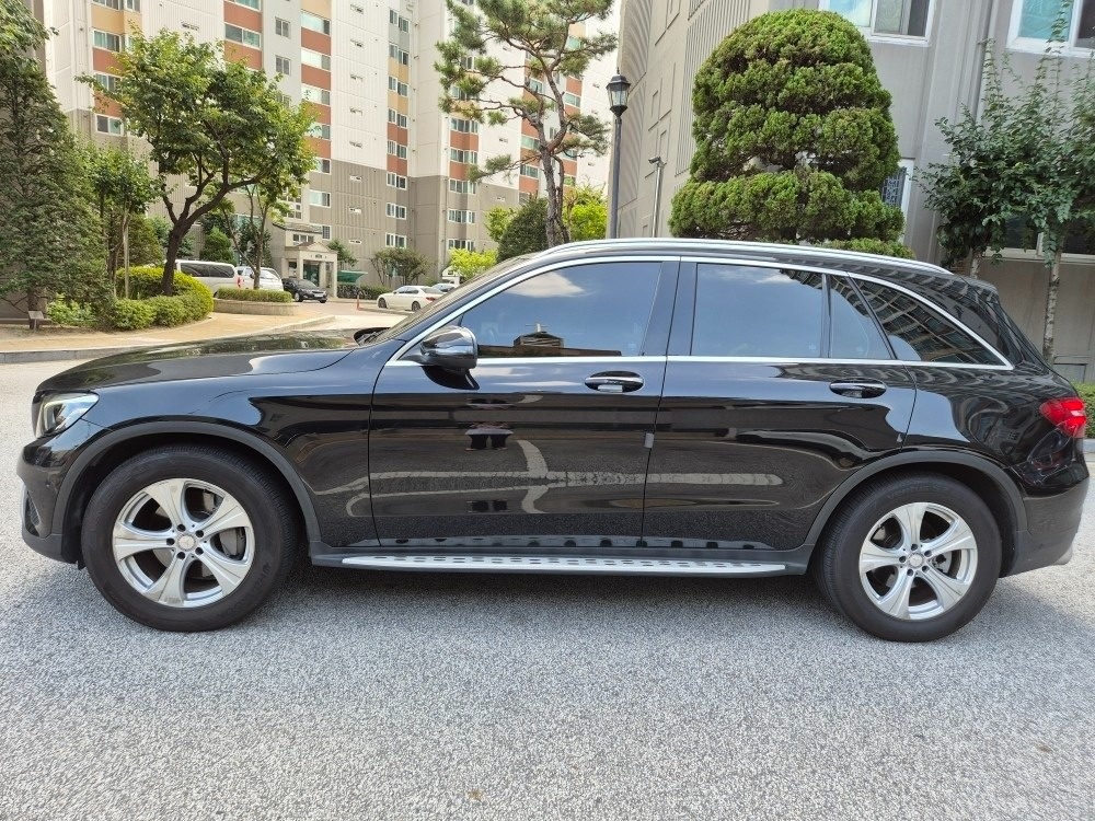 차명 : 벤츠 GLC220d 4mat 중고차 직거래 (2)