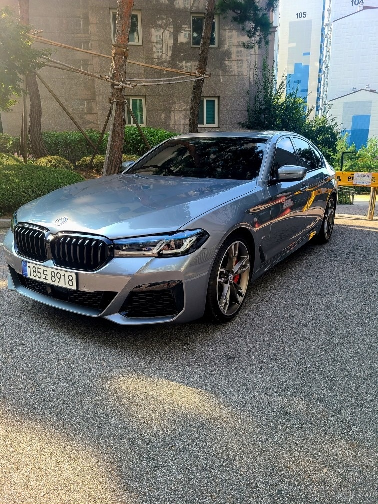 5시리즈 G30 M550 i xDrive 페이스리프트 (530마력) 매물 썸네일