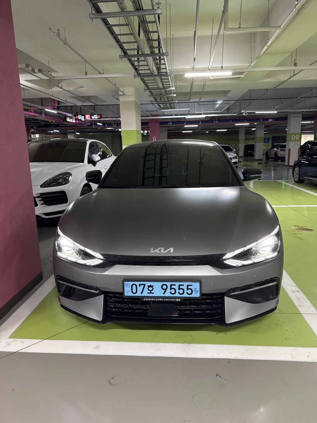 EV6 CV BEV(롱레인지/77.4kWh) AWD GT-Line(403km) 매물 썸네일