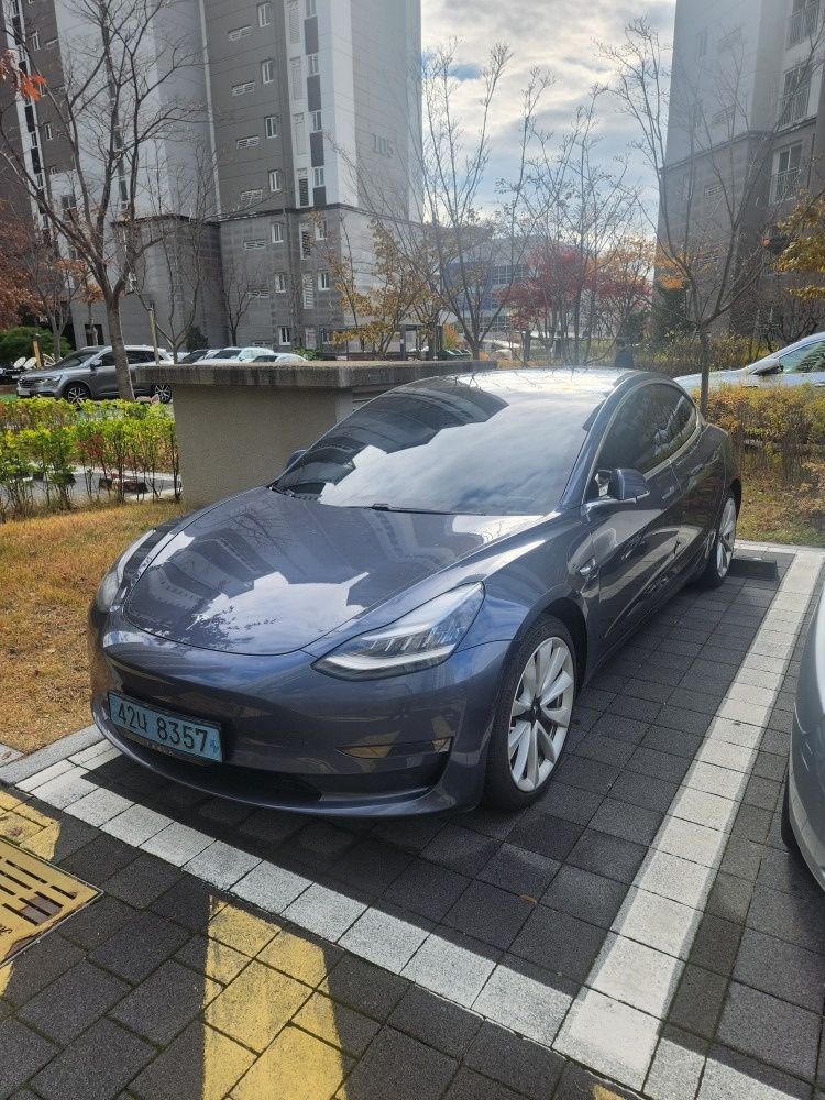 모델 3 BEV(75kWh) AWD 롱 레인지 매물 썸네일