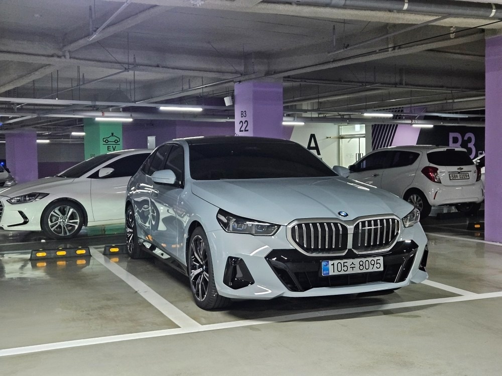 5시리즈 G60 530 i xDrive 전기형 (258마력)M 스포츠 매물 썸네일