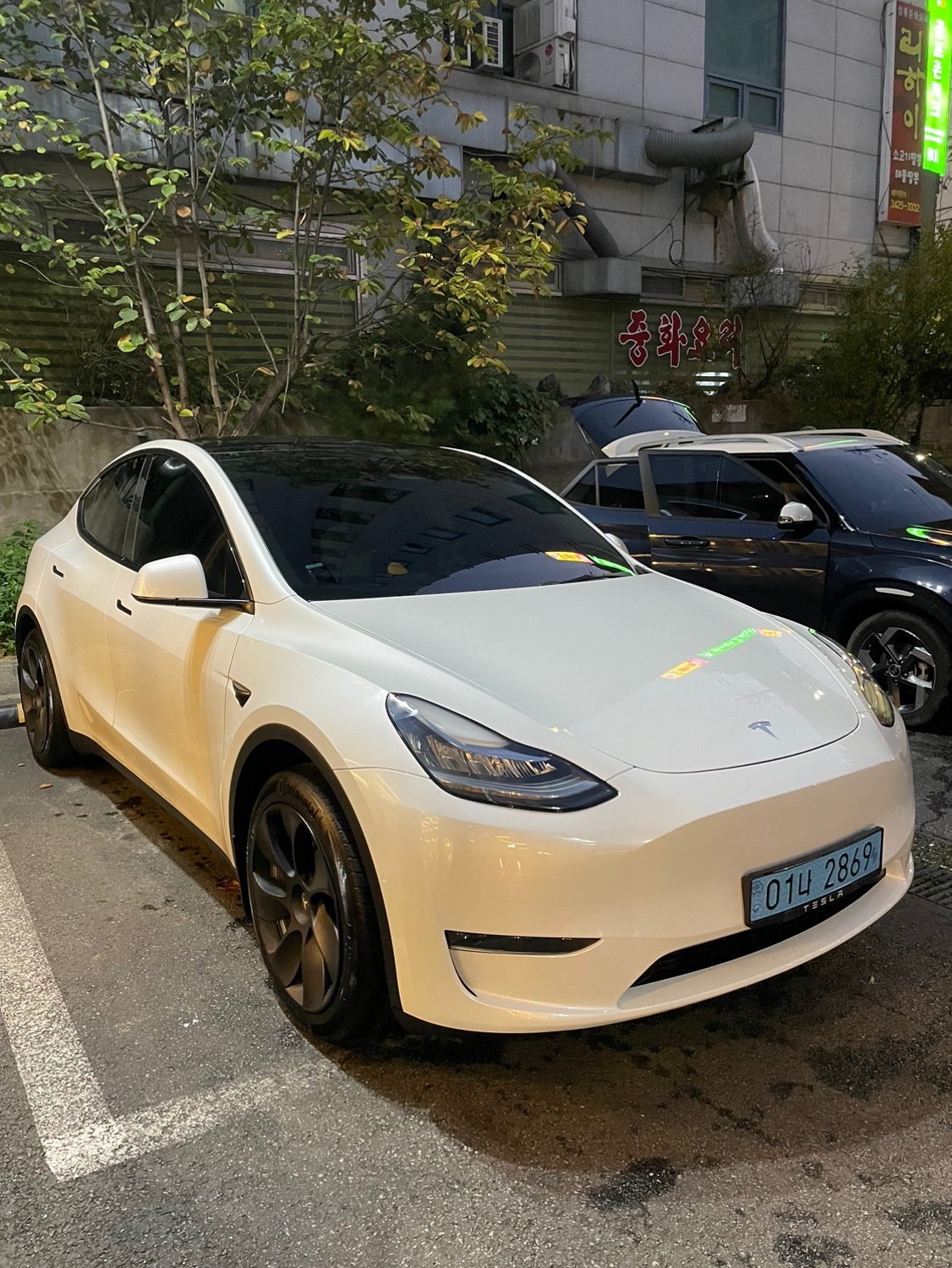 모델 Y BEV(75kWh) RWD 스탠다드 레인지 매물 썸네일