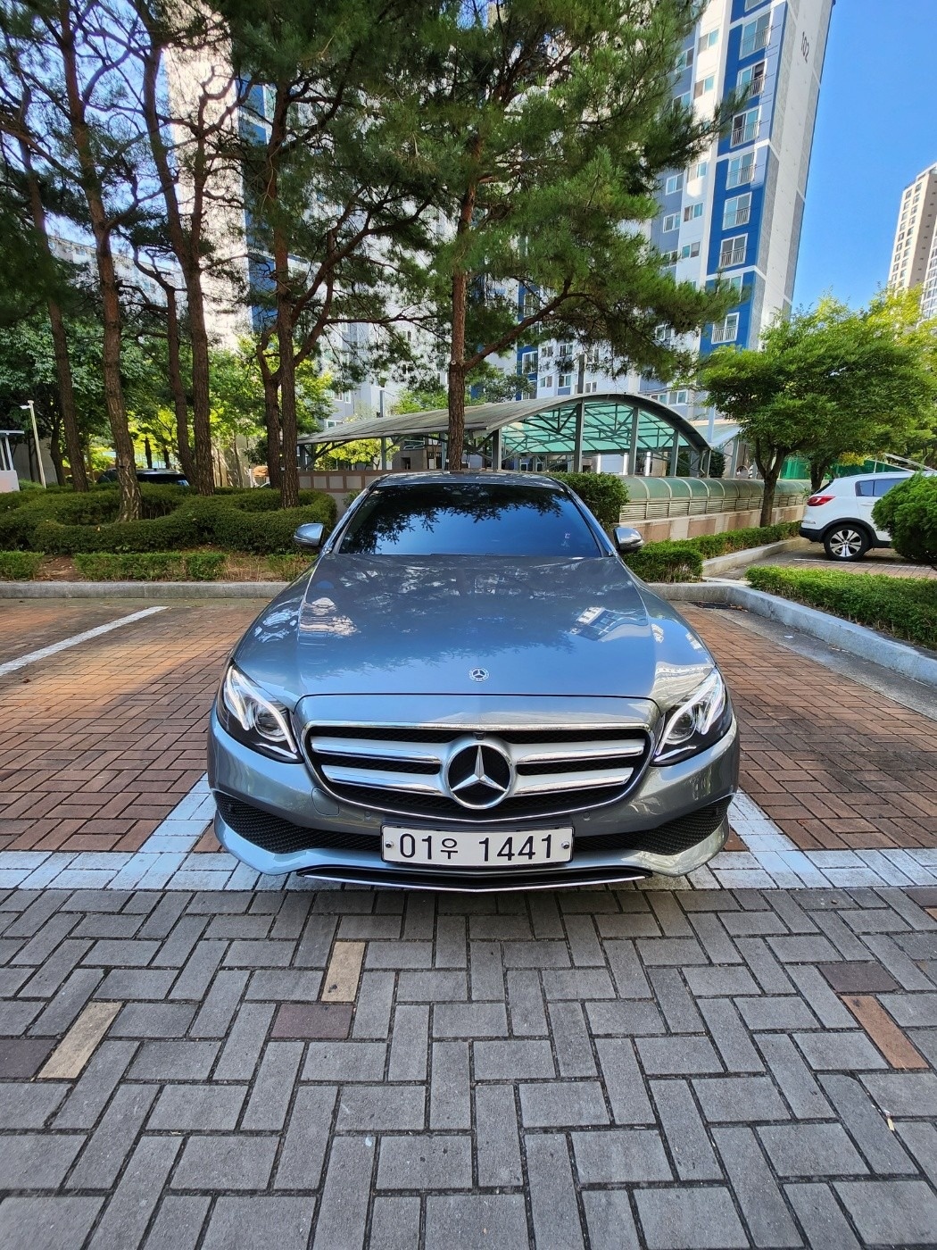 E 클래스 W213 E300 4Matic 전기형 (211마력)아방가르드 매물 썸네일