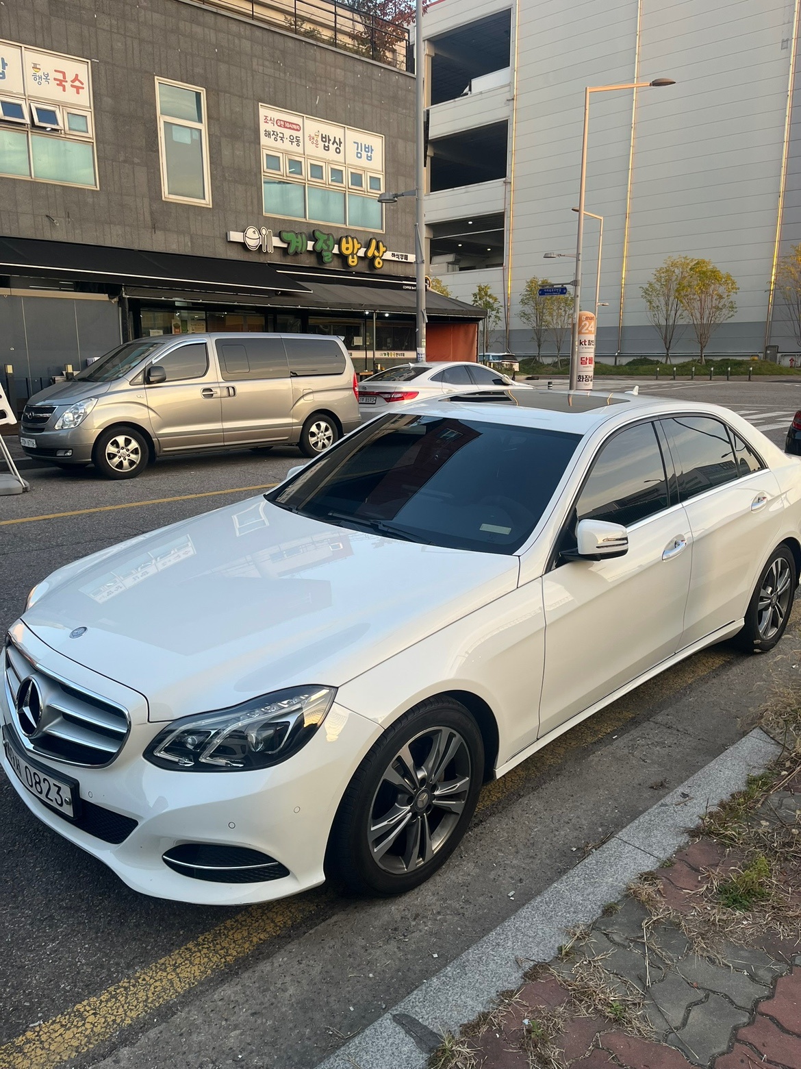 E 클래스 W212 E220 블루텍 (170마력)아방가르드 매물 썸네일