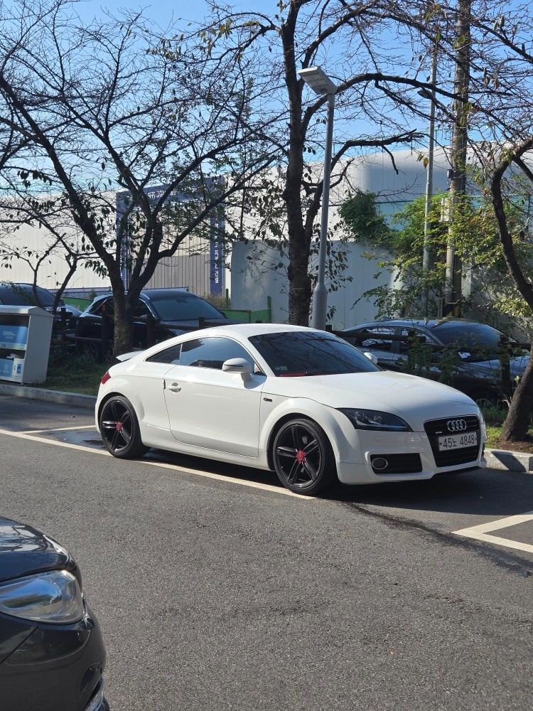 TT 8J 2.0 TFSI 쿠페 콰트로 (210마력) 매물 썸네일