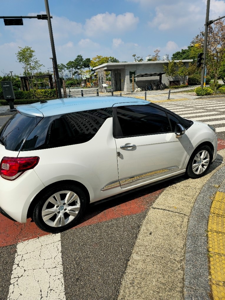 DS3 1.4 e-HDi 시크 매물 썸네일