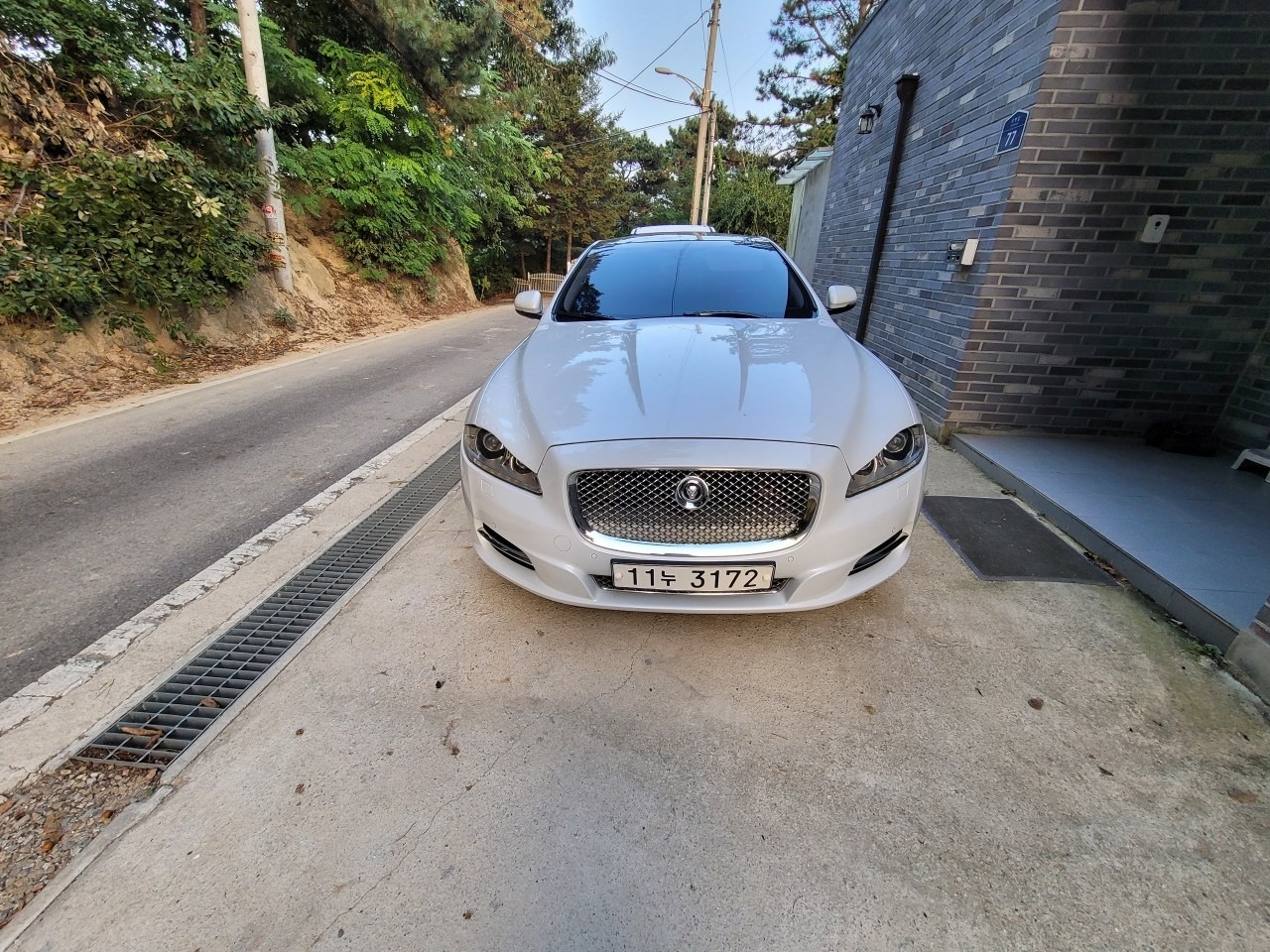 XJ X351 3.0 d 프리미엄 럭셔리 LWB 매물 썸네일