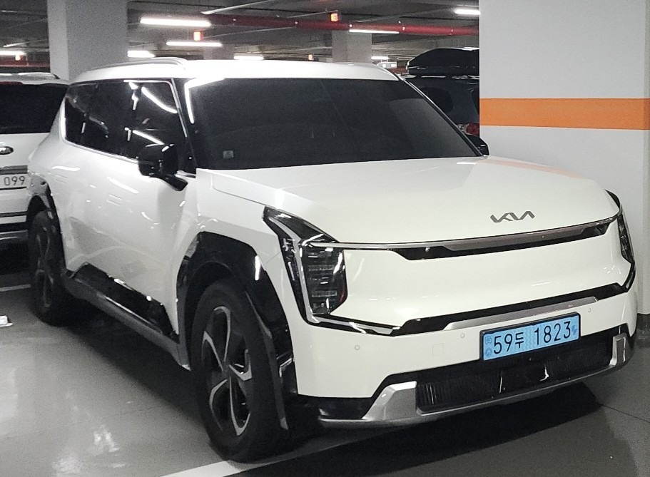 EV9 MV1 BEV(99.8kWh) 4WD 어스(6인승-릴렉션) 매물 썸네일