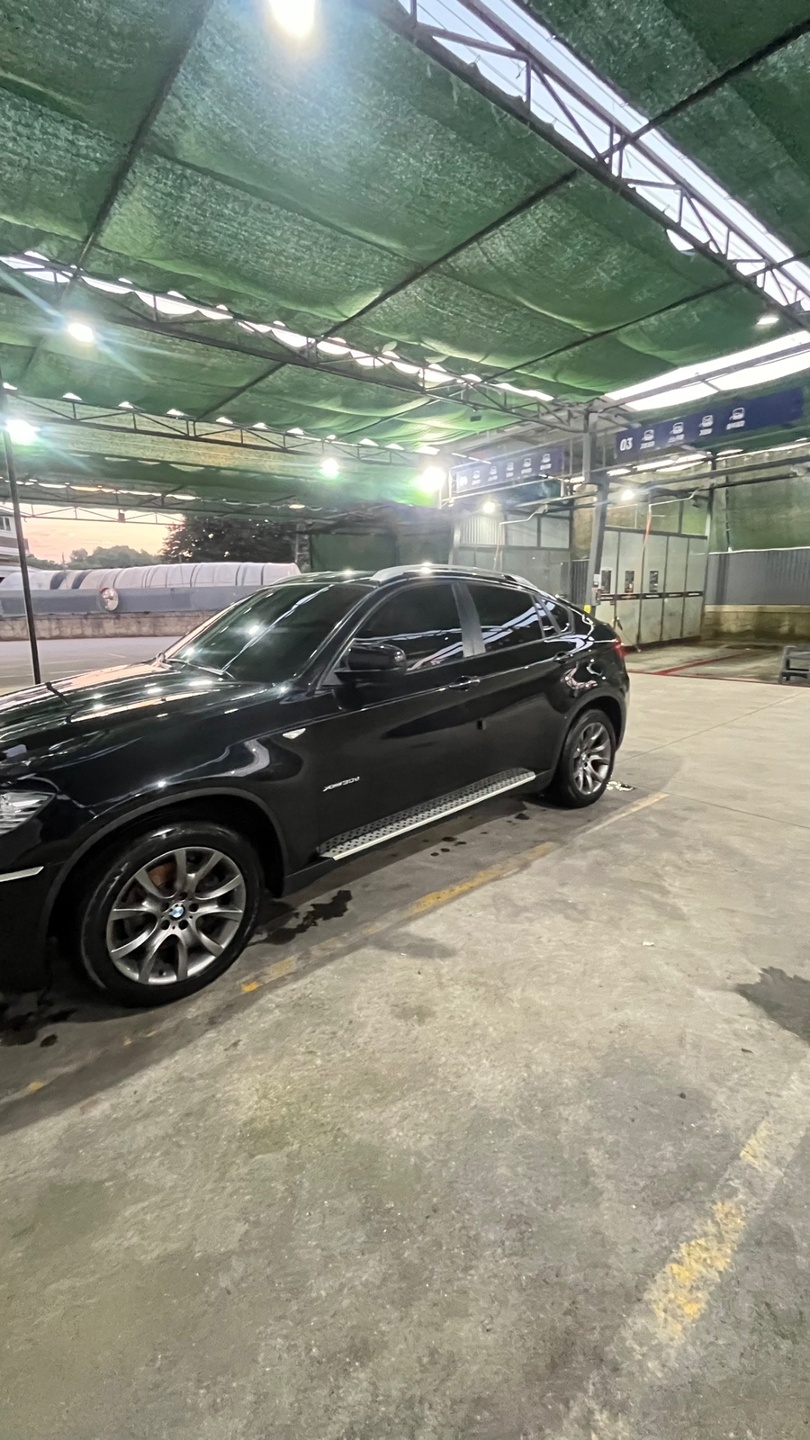 안녕하세요 bmw X6 30d 차량 