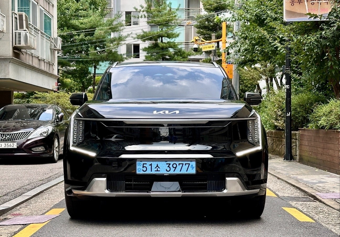 EV9 MV1 BEV(99.8kWh) 4WD 어스(7인승) 매물 썸네일