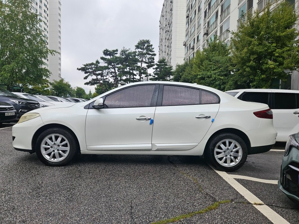 뉴 SM3 L38 가솔린 1.6 FWD SE 매물 썸네일