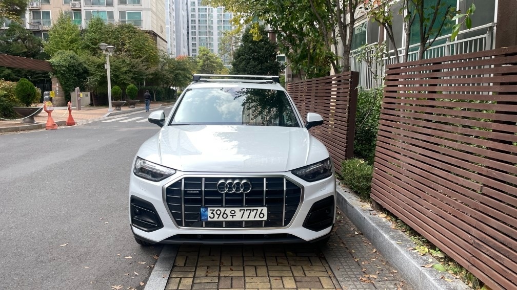 Q5 FY 40 TDI Sportback 콰트로 기본모델 매물 썸네일